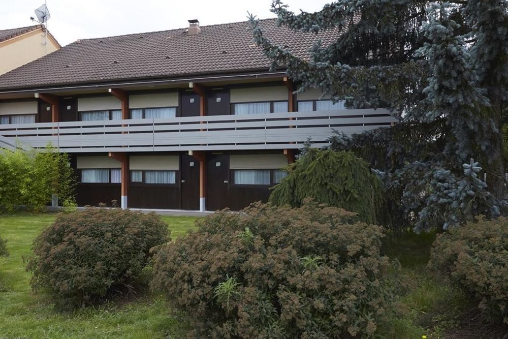Kyriad Direct Épinal Exteriör bild